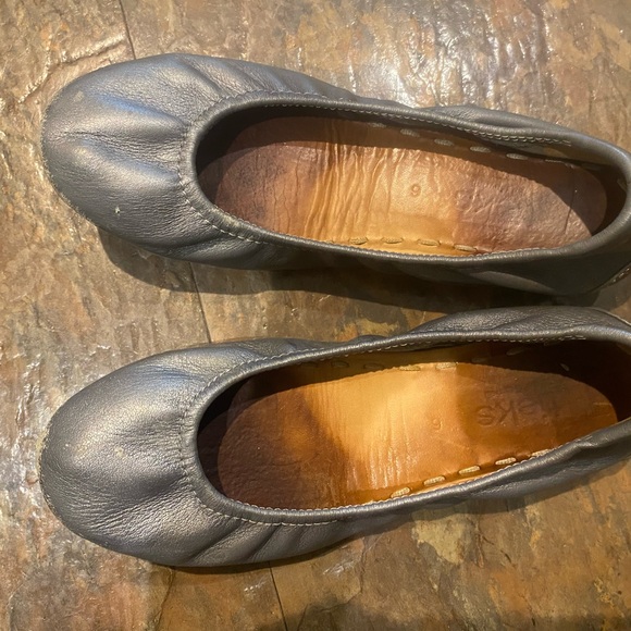Worn size 6 pewter Tieks - Picture 2 of 6